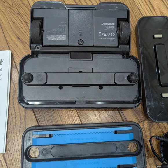 iRobot Braava Mopping Robot 300 Series Automatic Sweeper - Picture 5 of 7